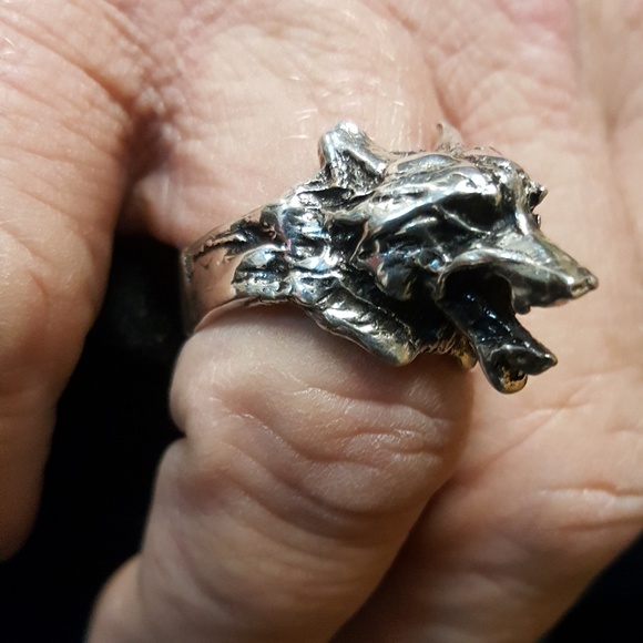 Wolf Ring - Picture 2 of 6